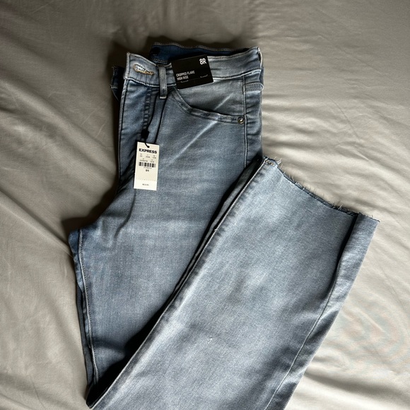 Cropped Flare High Rise Jeans - Picture 3 of 4